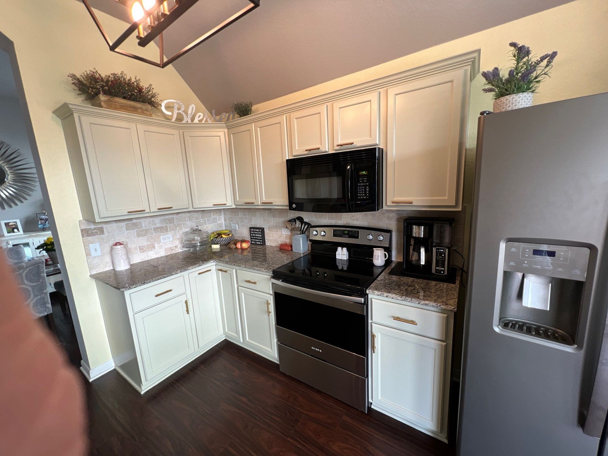 Painting Specialists in Waco Yellow Rose Painting